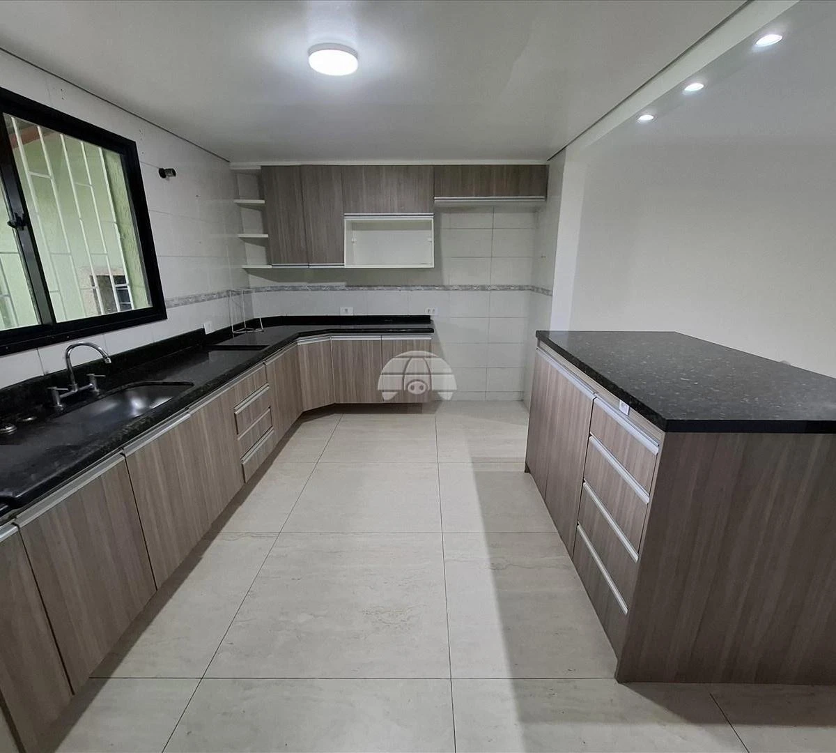 3-bedroom house with a home office in Curitiba