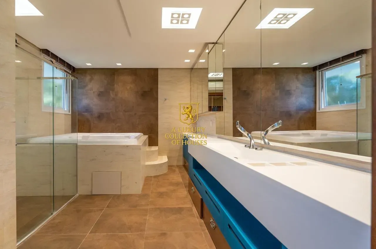 House with 27 bedrooms and 16 bathrooms — photo 15