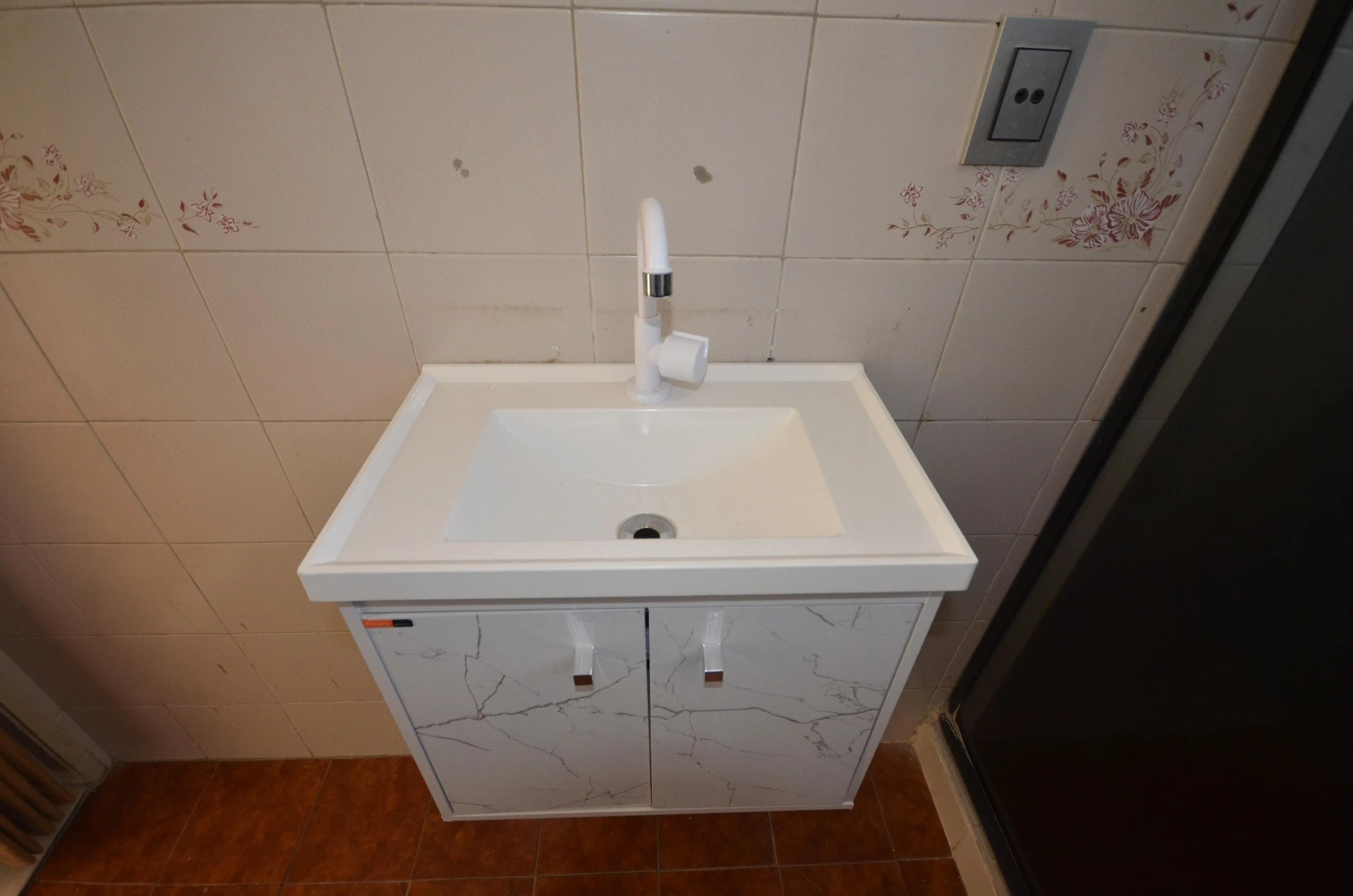Unfurnished 2-bedroom apartment with a private garden — photo 41