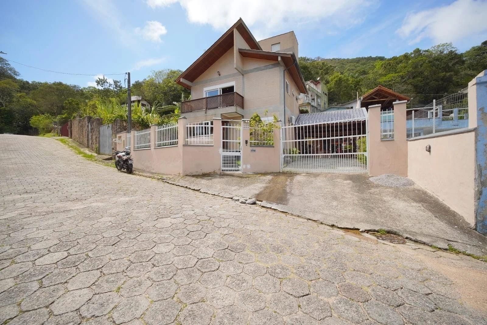 House with 2 bedrooms, 2 bathrooms and private garden — photo 40