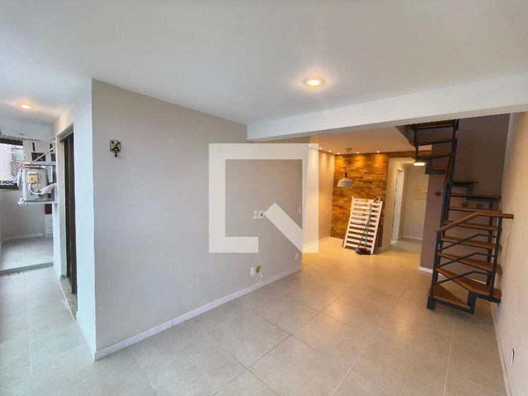 3-bedroom apartment with a glass-enclosed balcony — photo 13