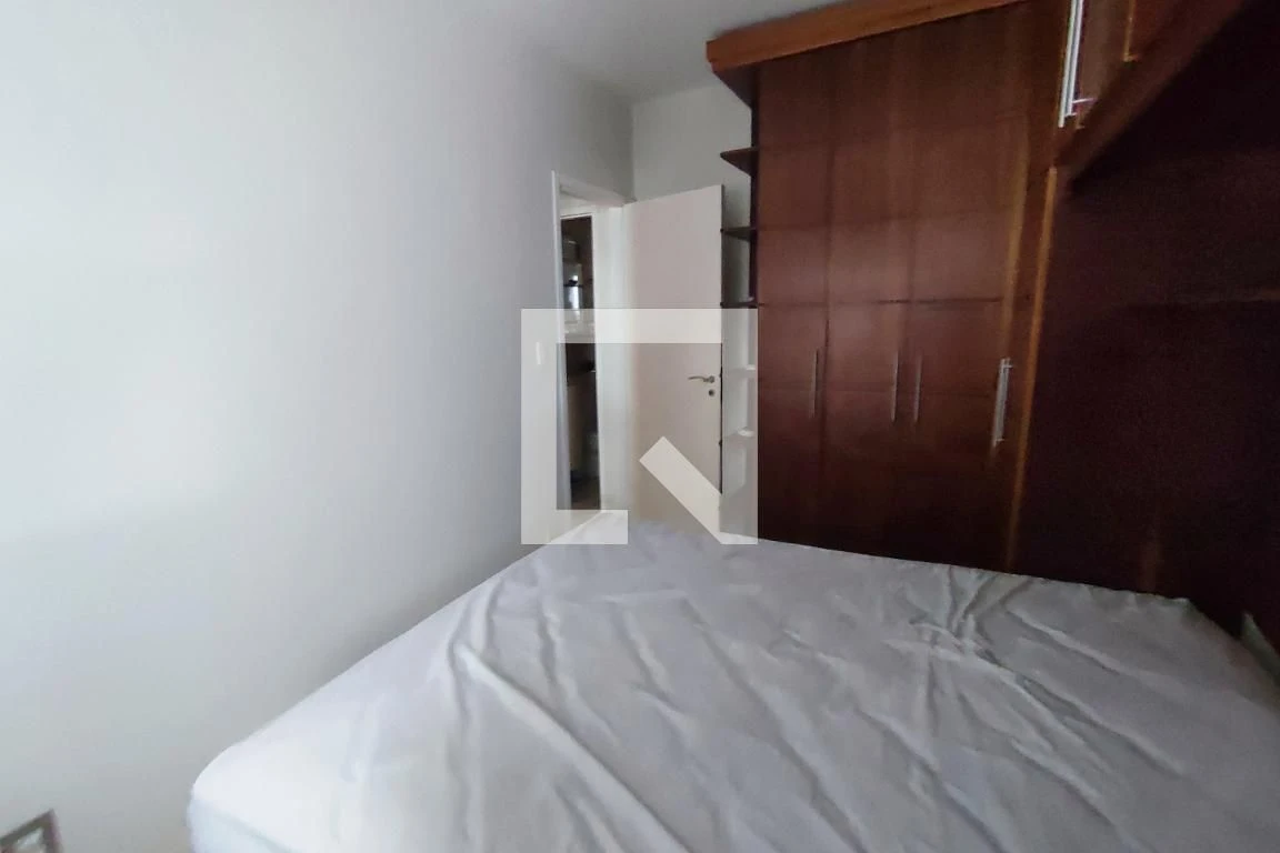 Furnished 2-bedroom apartment with open-plan kitchen — photo 5
