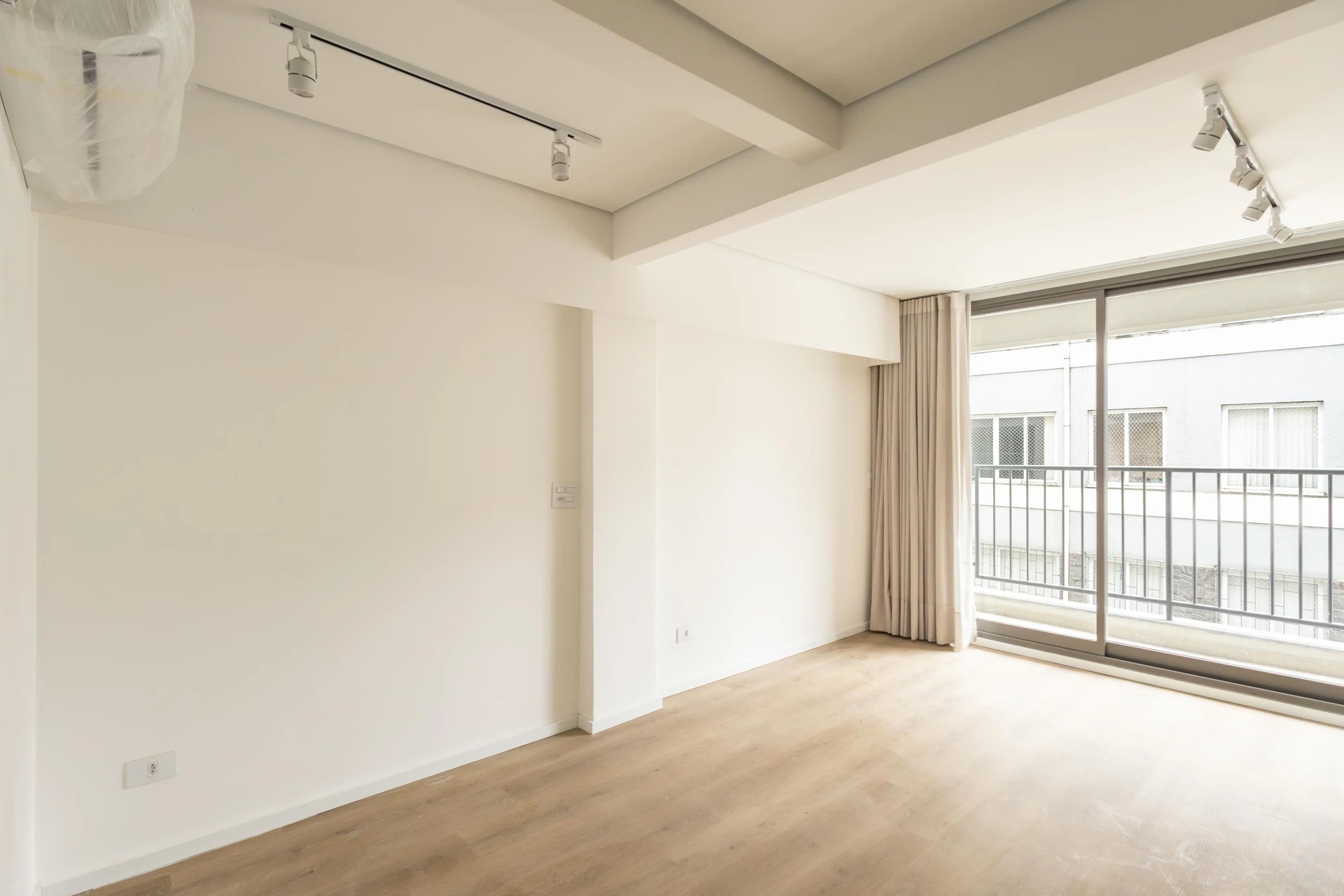 Apartment, 30 m², with floor-to-ceiling windows — photo 21