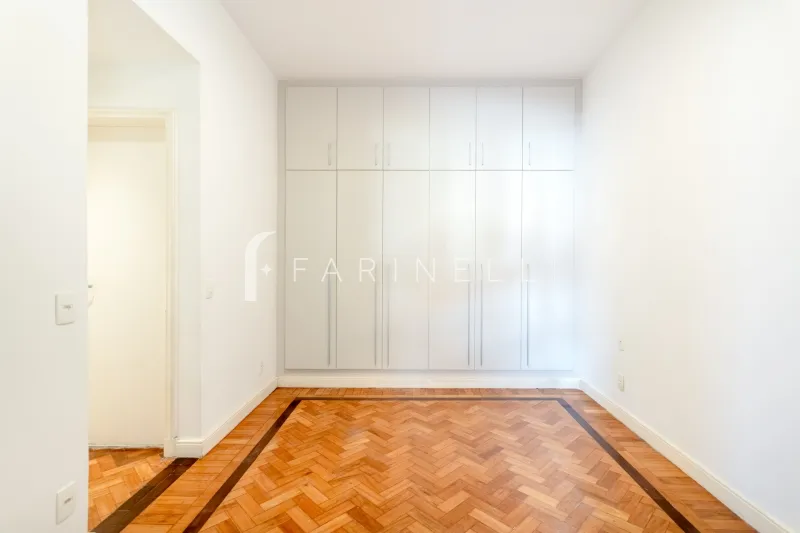Unfurnished apartment with 3 bedrooms and 4 bathrooms — photo 8