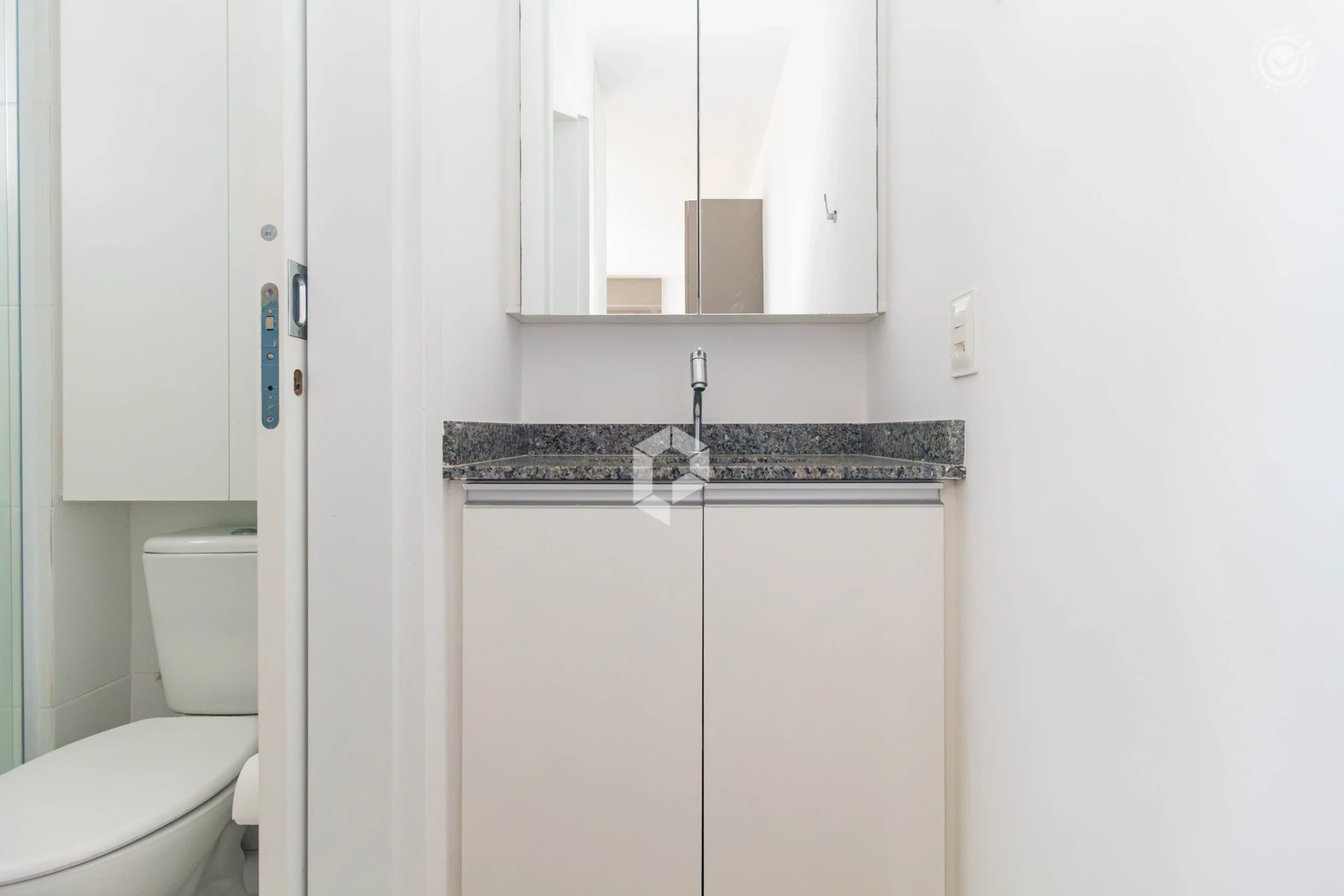 One-bedroom apartment with a home office — photo 9