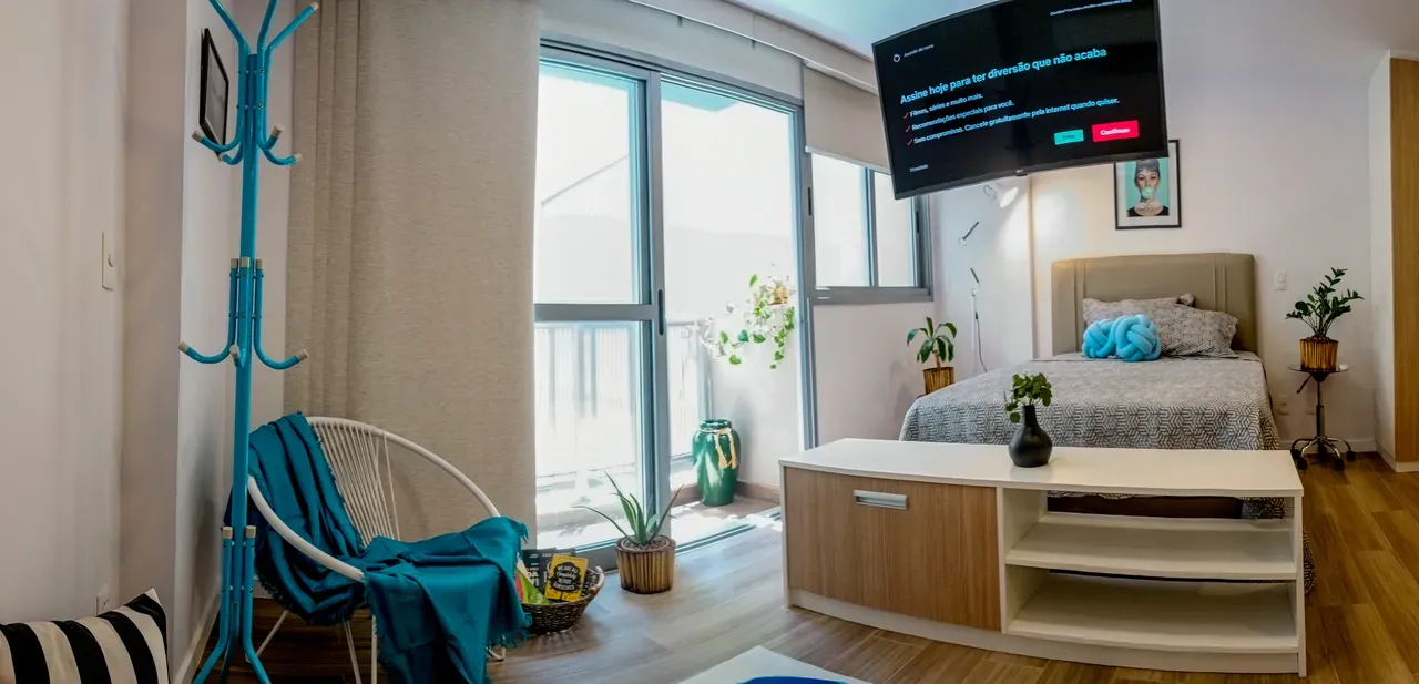 Furnished 1-bedroom apartment with open-plan kitchen — photo 6