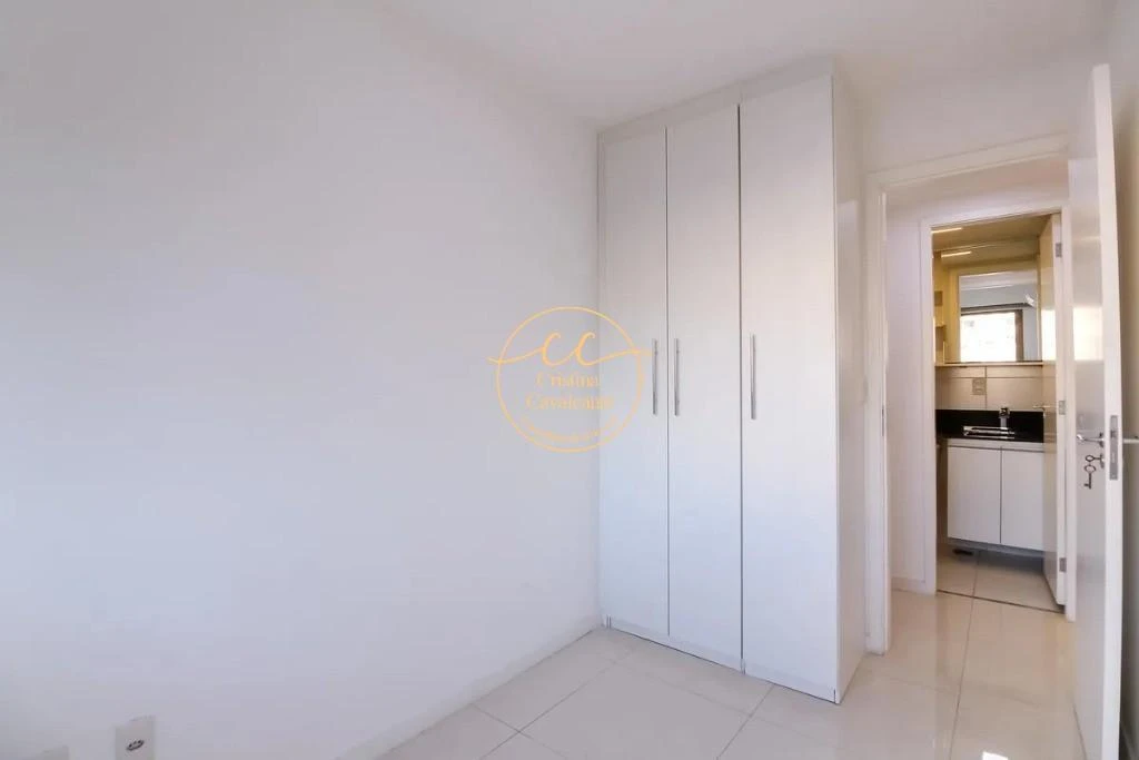 Furnished 2-bedroom apartment with 1 en-suite and balcony — photo 11