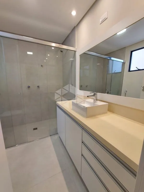 3-bedroom apartment with 1 suite and 109 m² — photo 24