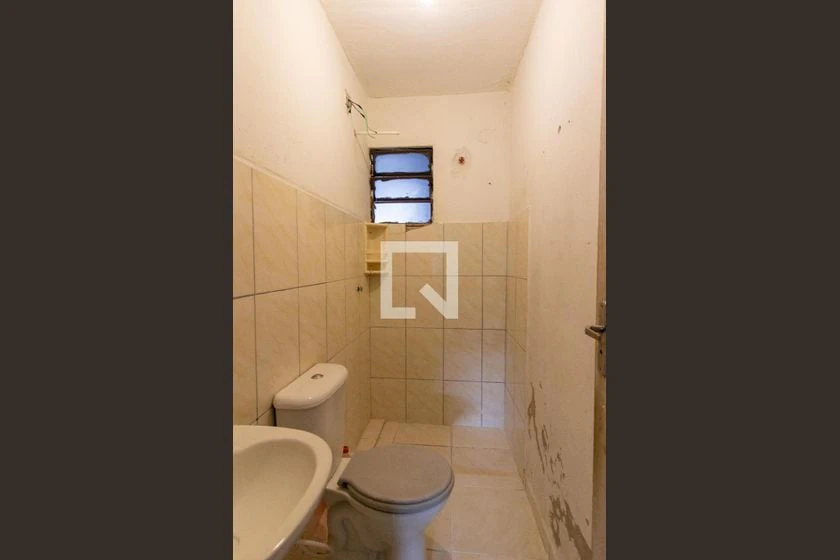 One-bedroom house with a washing machine in Curitiba — photo 23