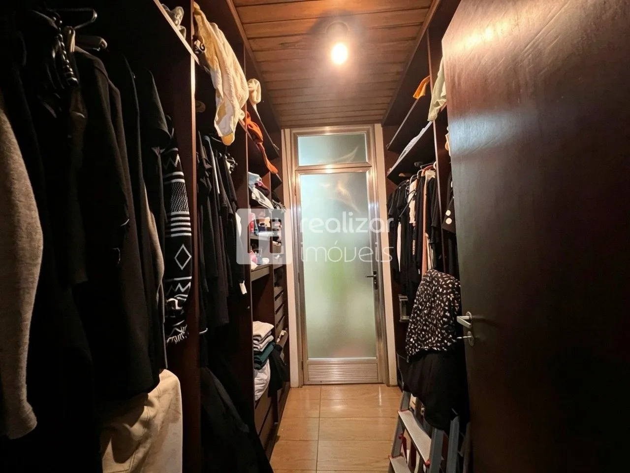 Casa sem mobília com 4 quartos e 417 m² — photo 7