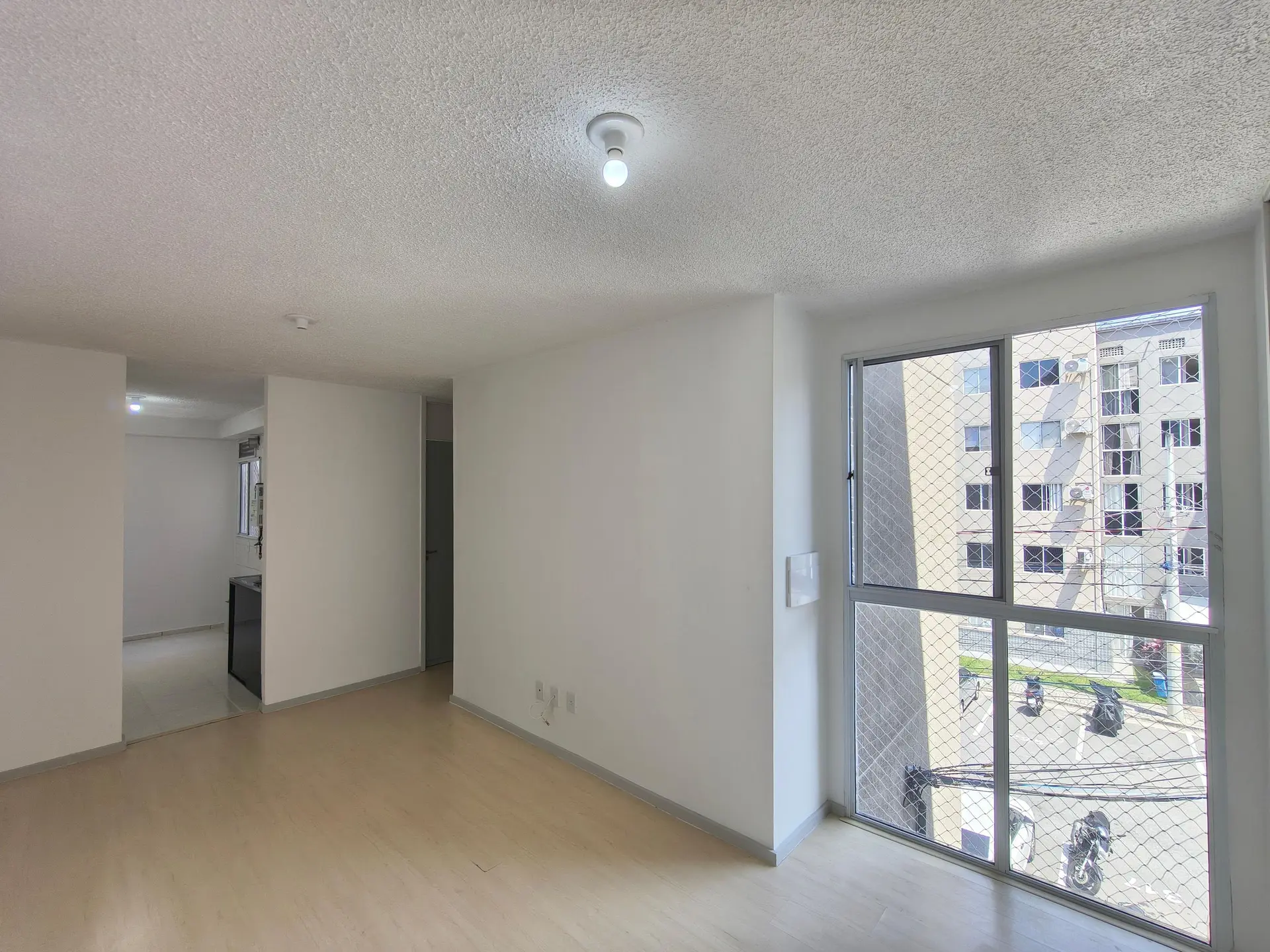 Apartamento de 2 quartos em condomínio com piscina — photo 15