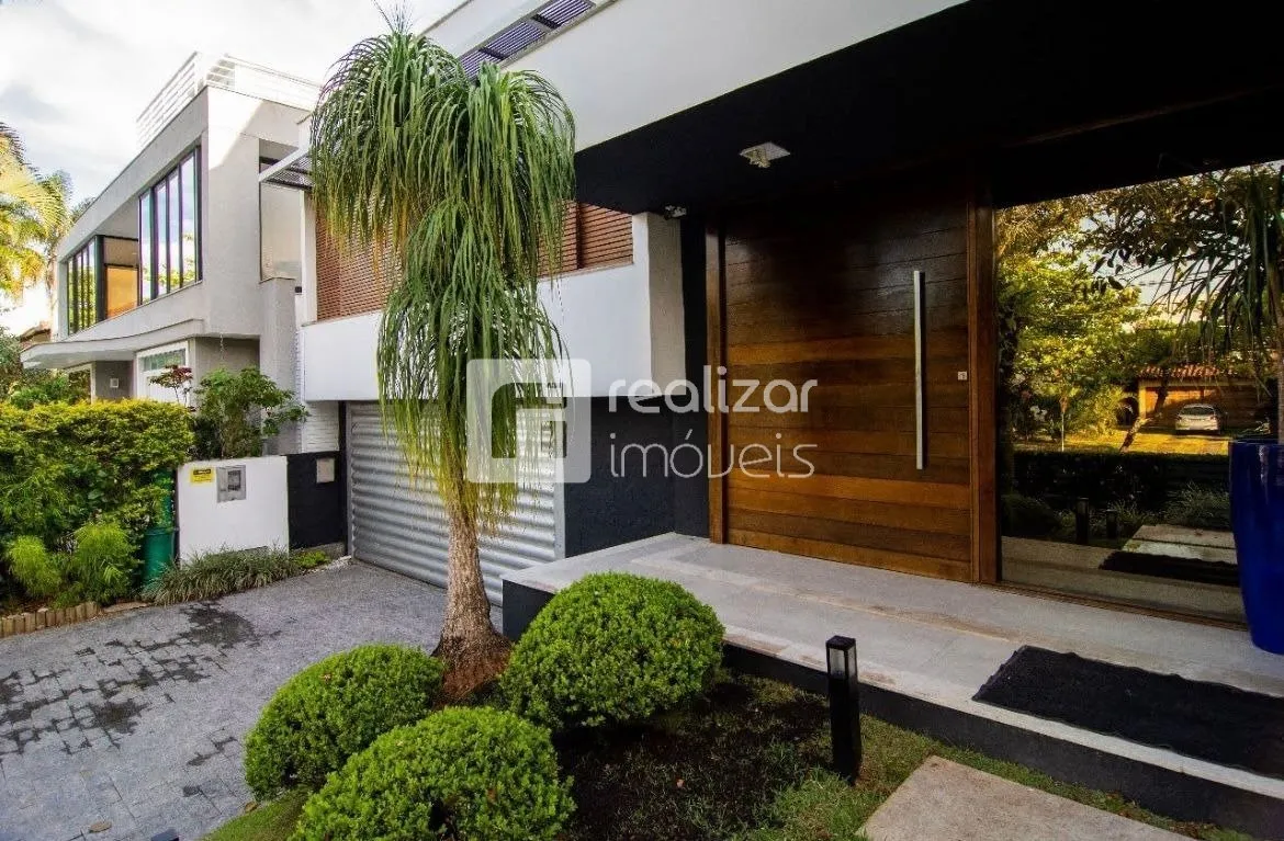 Furnished 600 m² house with 5 en-suite suites and parking — photo 5