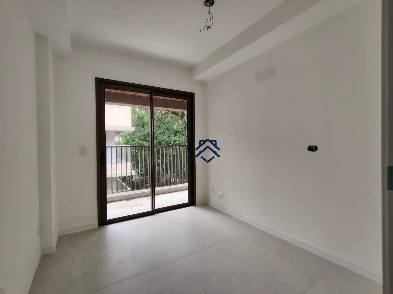 2-bedroom apartment with a mountain view — photo 22
