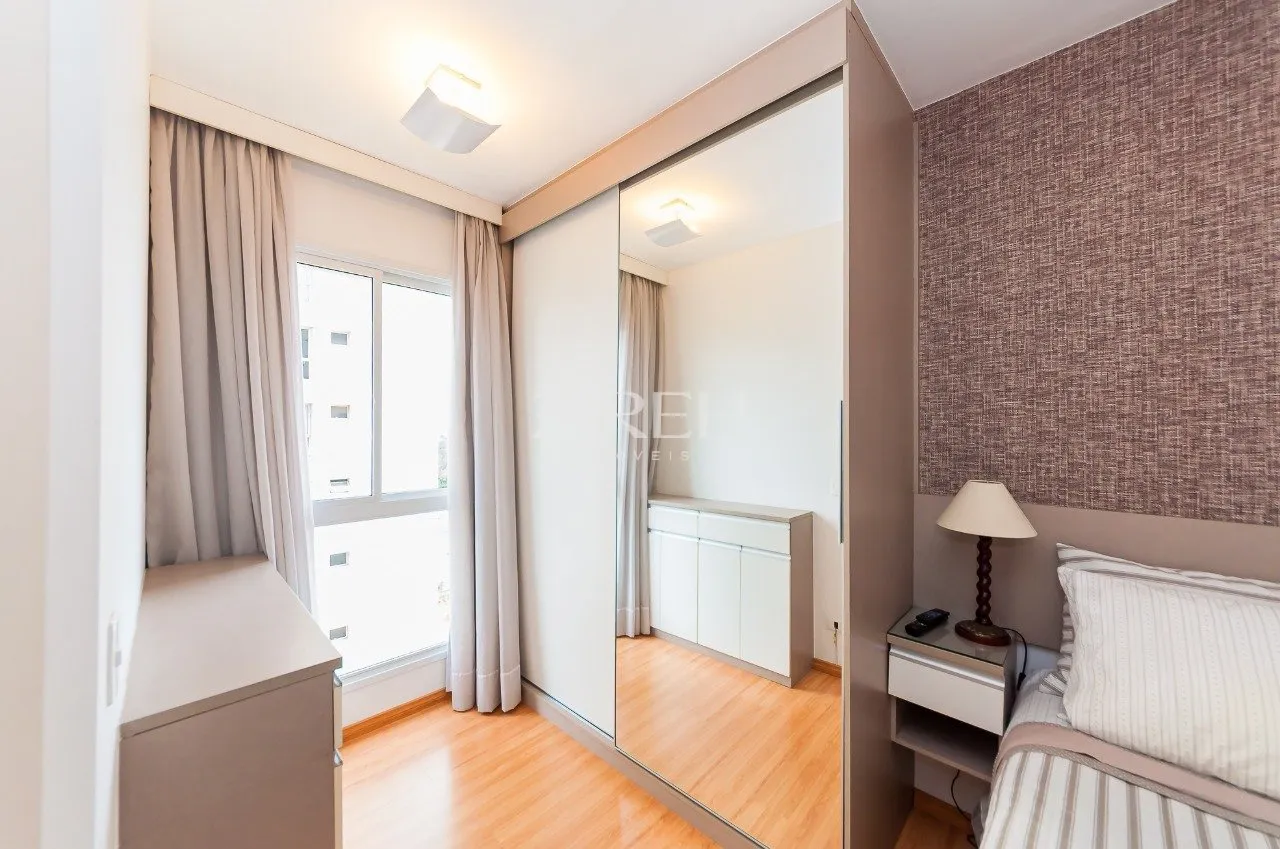 Квартира 70 м² с застеклённым балконом и рабочим местом — photo 8