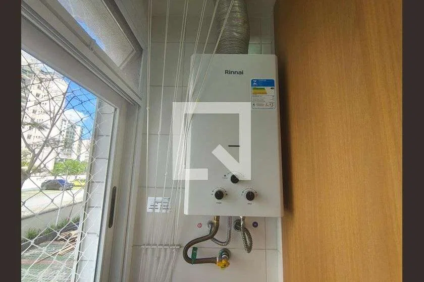 85 m² apartment with 3 bedrooms and a glass-enclosed balcony — photo 21