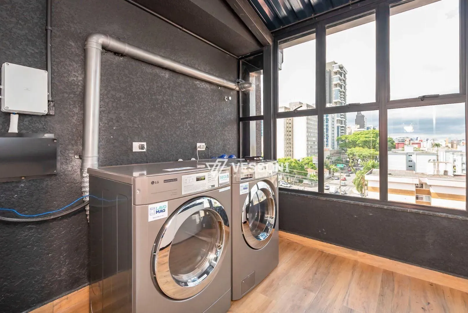Furnished 33 m² studio with 1 bedroom and a balcony — photo 27