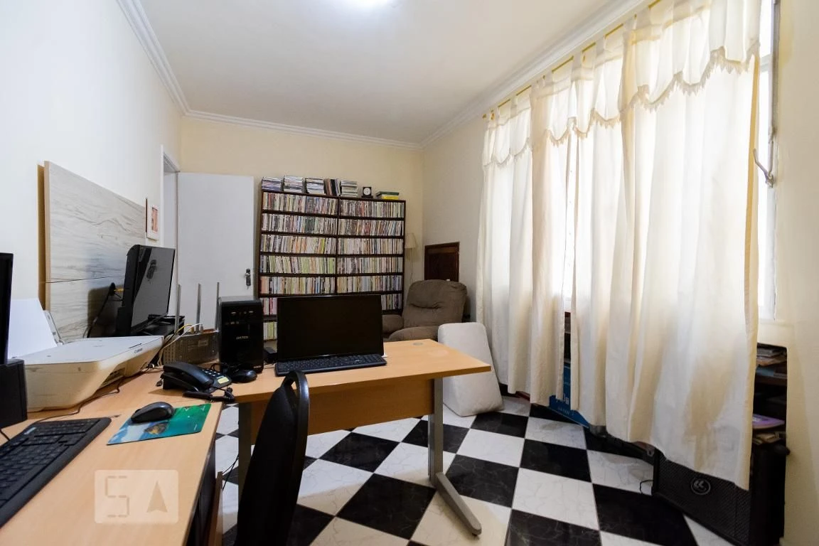 Furnished 4-bedroom house with private garden — photo 29