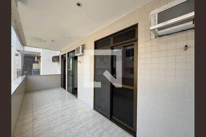 4-bedroom apartment with a balcony and 180 m² — photo 29