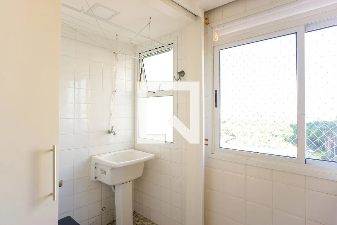 Apartamento sem mobília com 2 quartos e varanda fechada — photo 30