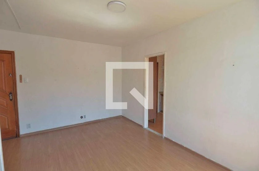 2-bedroom apartment with wood or laminate floors — photo 24