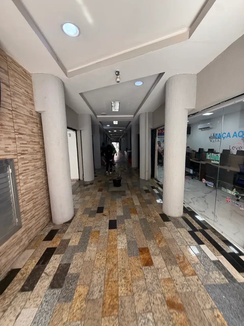 Apartamento com 2 quartos e piso de cerâmica — photo 13