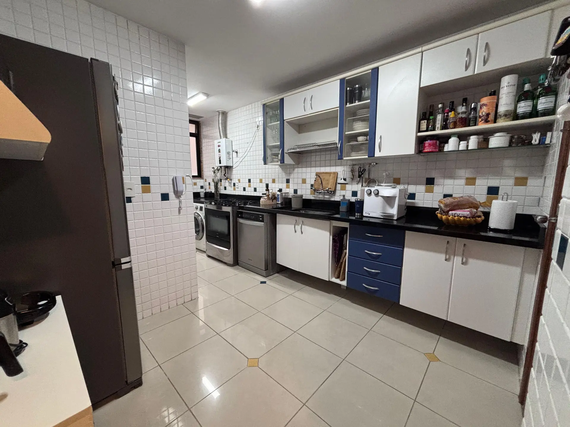Apartamento mobiliado com 3 quartos e varanda — photo 2