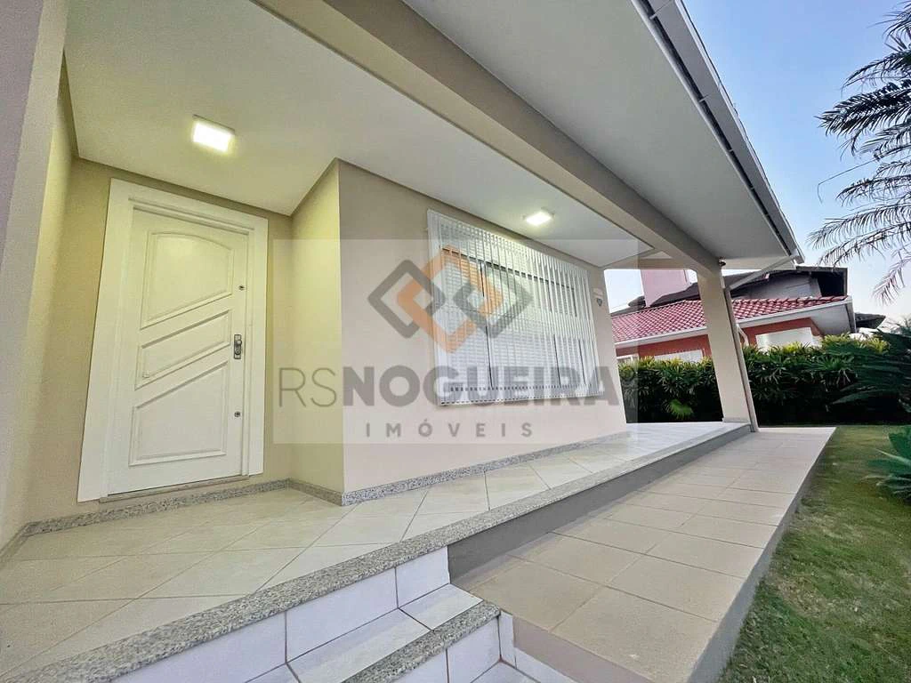 House of 600 m² with 4 bedrooms and 1 en-suite — photo 4