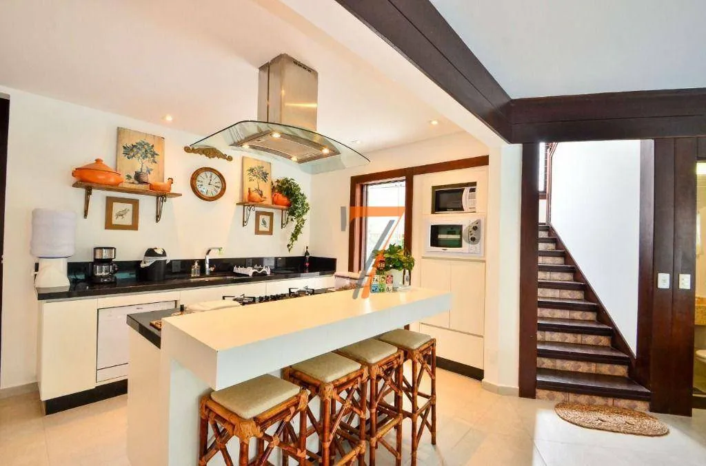 Меблированный дом с 7 спальнями и 450 м² — photo 12