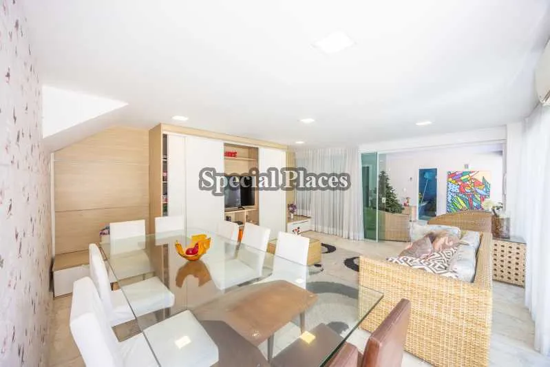 Furnished house with 5 bedrooms and open-plan kitchen — photo 11