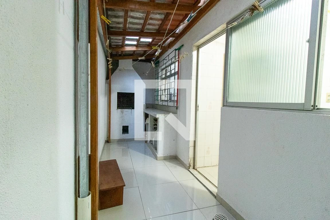 Меблированный дом с 4 спальнями и частным садом — photo 35