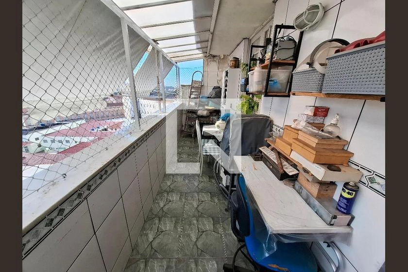 Apartamento mobiliado de 3 quartos com área de serviço