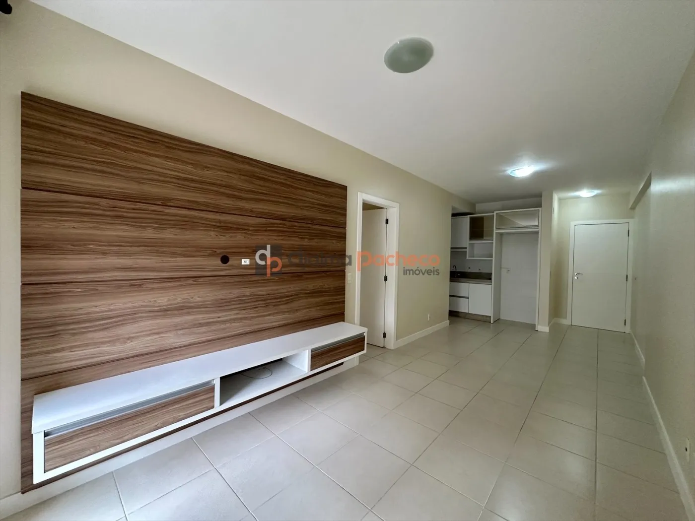 Balcony with a grill in a 2-bedroom apartment, 69 m² — photo 11