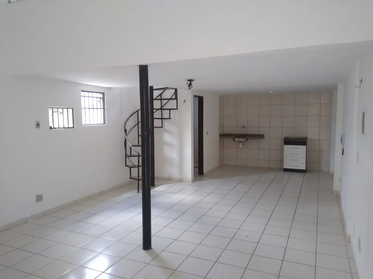 Unfurnished studio with gas water heater and 1 bathroom