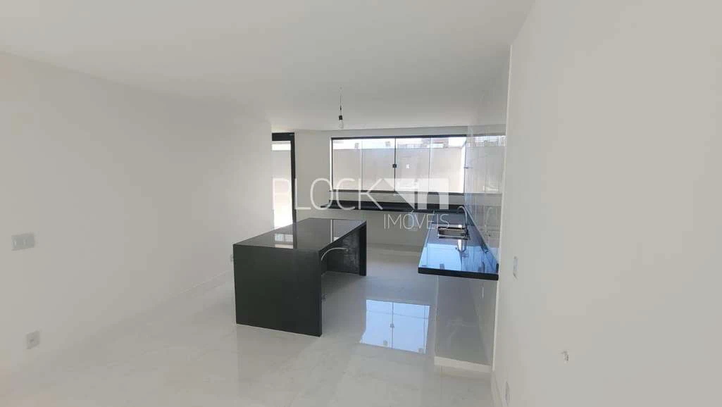 Casa com 6 suítes e cozinha americana aberta com fogão a gás — photo 4