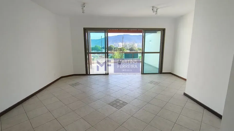 Apartment with 3 bedrooms and shared BBQ space — photo 16