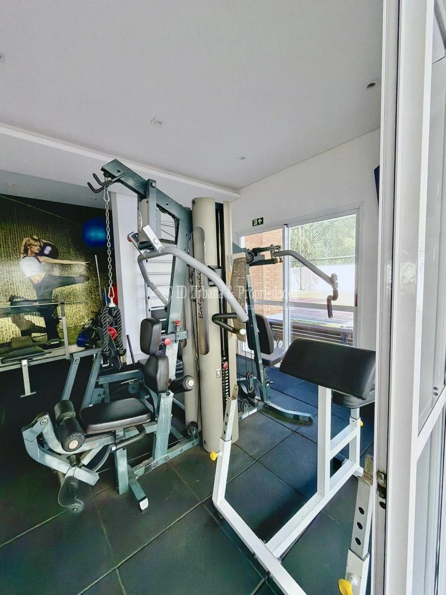 3-bedroom apartment in a building with a pool — photo 13