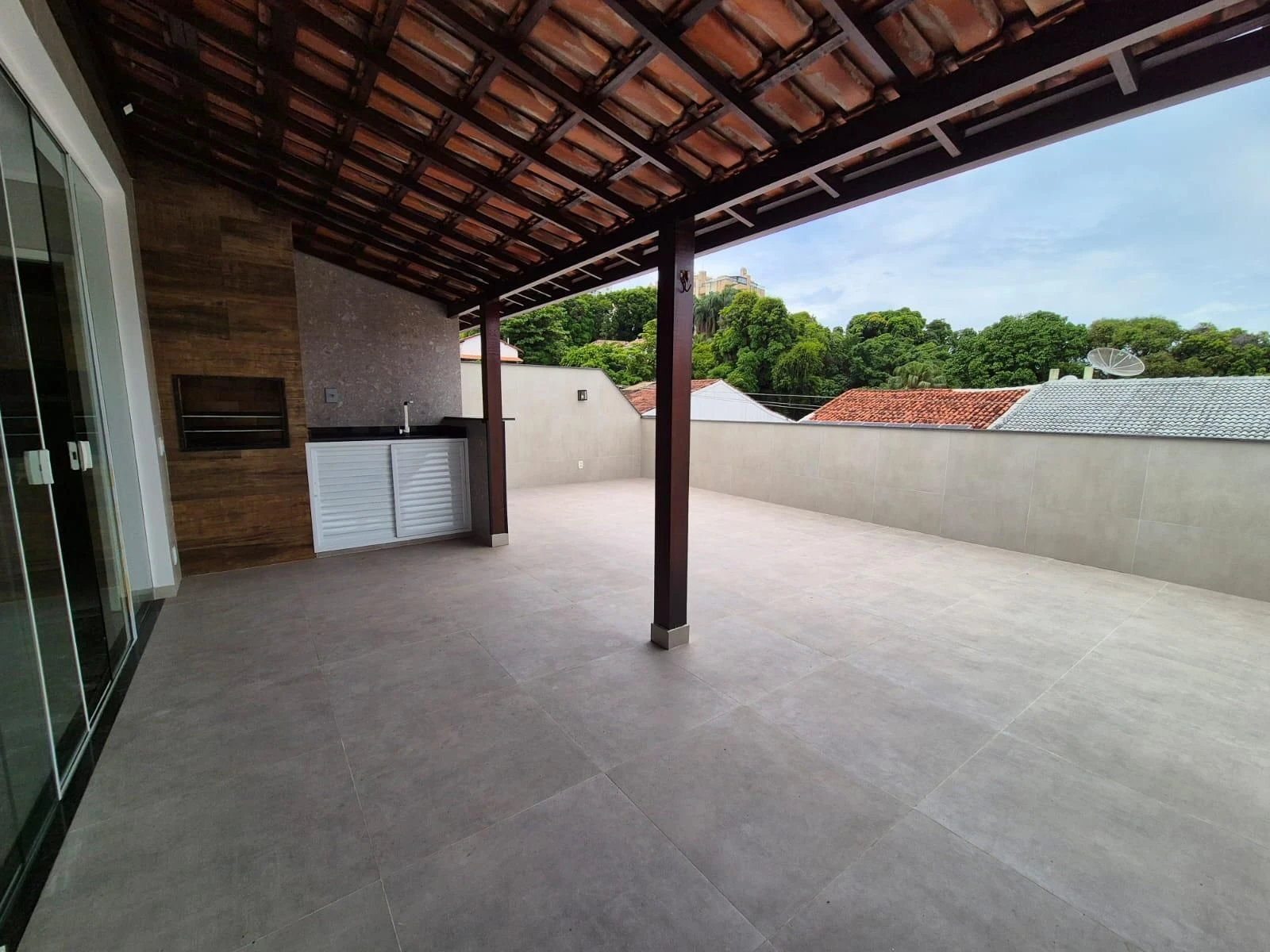Unfurnished house with 5 bedrooms and integrated kitchen — photo 15