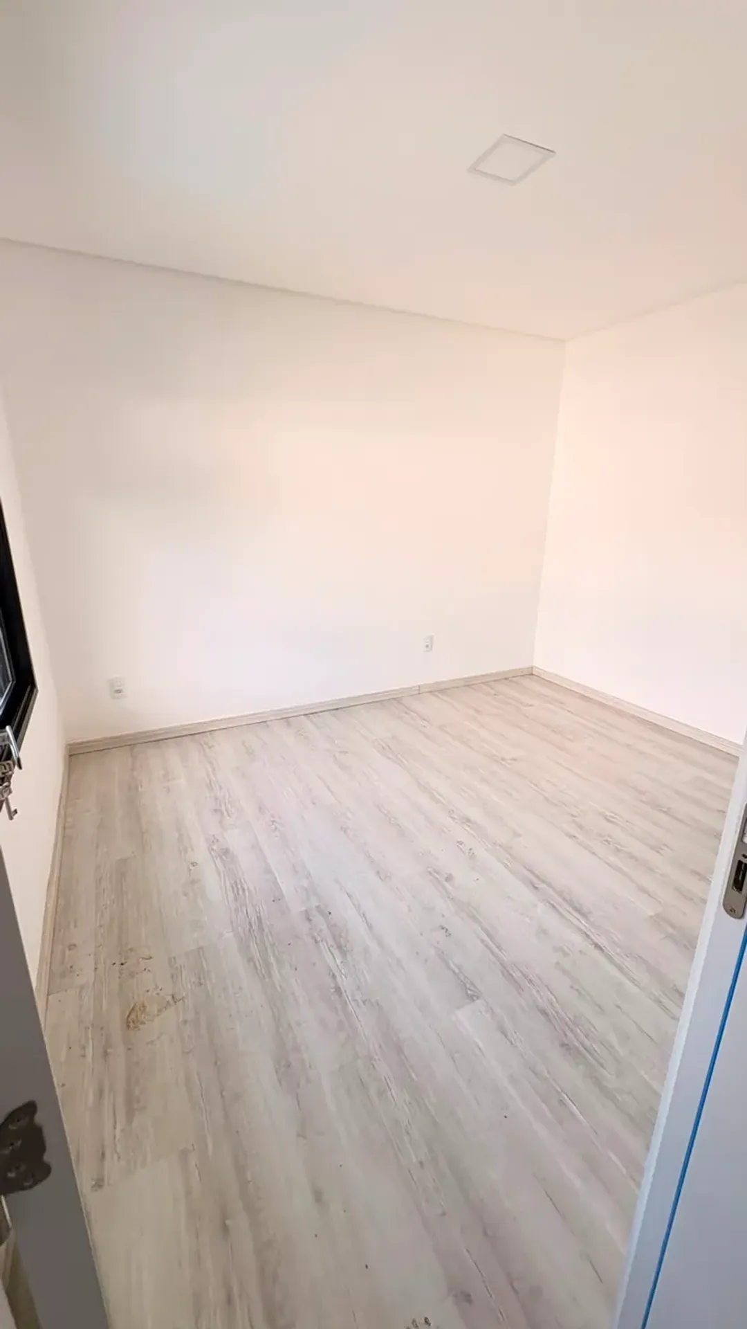 5-suite house with open-plan kitchen and 480 m² — photo 39