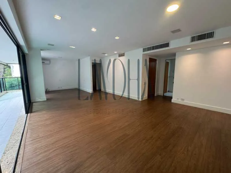 Apartment with 4 bedrooms and a separate kitchen — photo 4