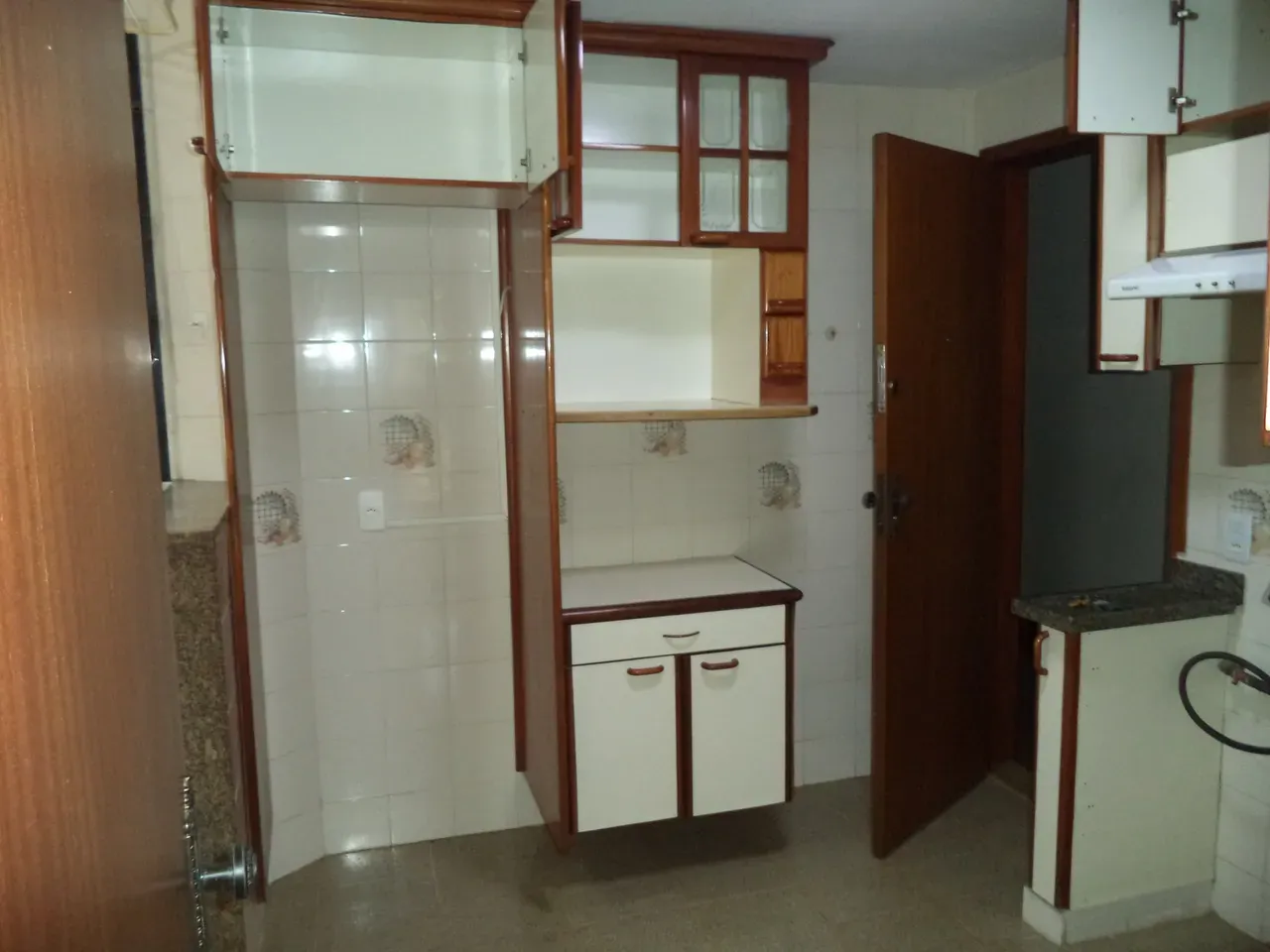 93 m² apartment with 2 bedrooms and 3 bathrooms — photo 32