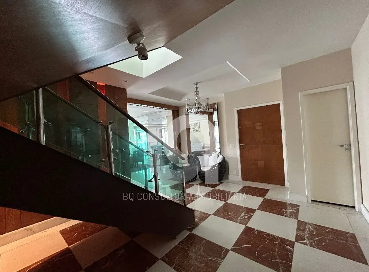 Furnished 580 m² apartment with 4 bedrooms and 5 bathrooms — photo 16
