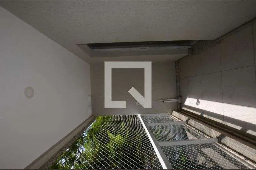 4-bedroom apartment in a building with a gym — photo 28