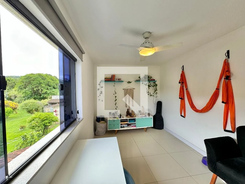 138 m² house with a home office and a walk-in closet — photo 20