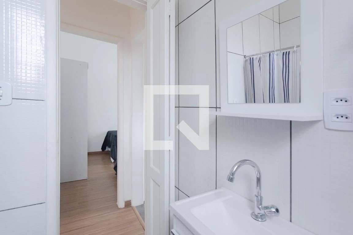 3-bedroom house with wood or laminate floors — photo 27
