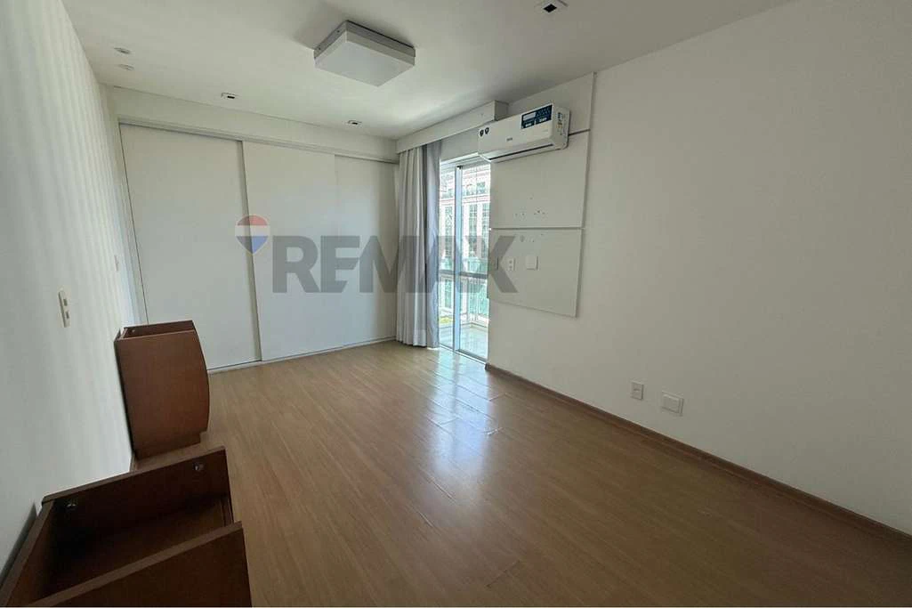 Furnished 4-bedroom apartment with 246 m² — photo 8