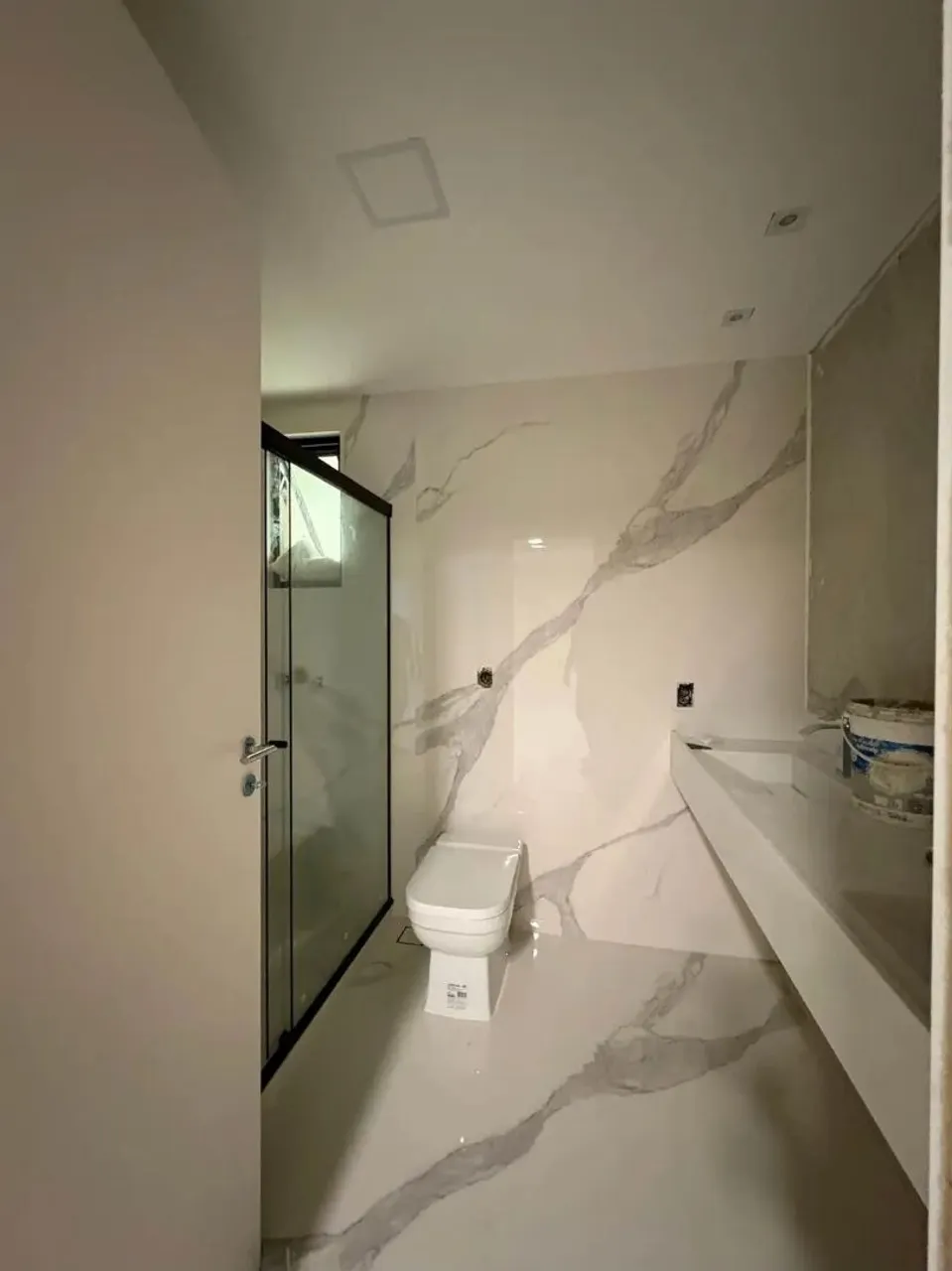 Casa com cozinha integrada e 3 quartos e 4 banheiros — photo 17