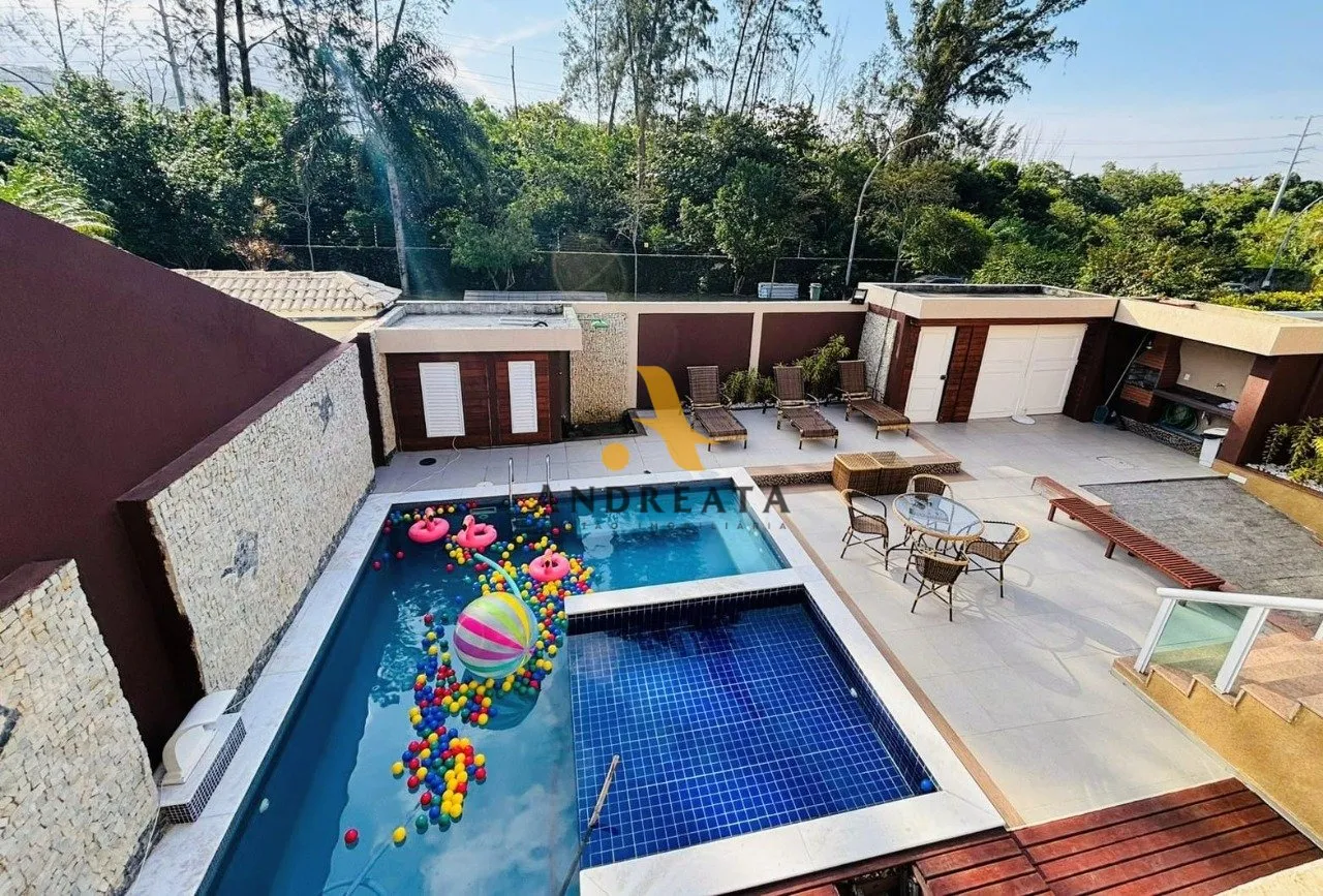 House with 5 bedrooms and 5 bathrooms, 471 m², 4 parking spaces — photo 18