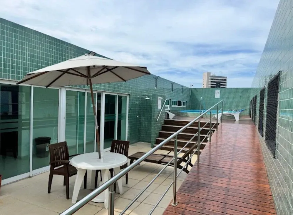 Furnished 1-bedroom apartment with balcony — photo 18