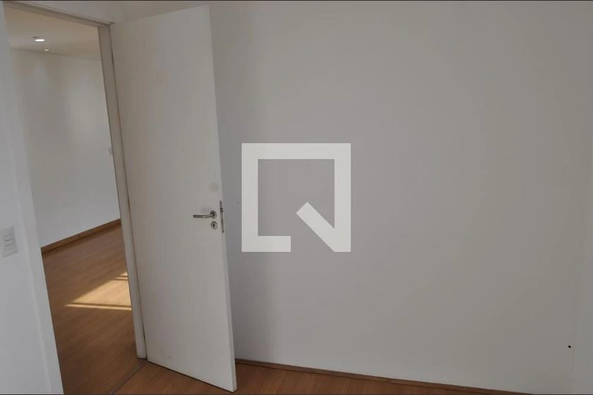 2-bedroom apartment with wood or laminate floors — photo 15