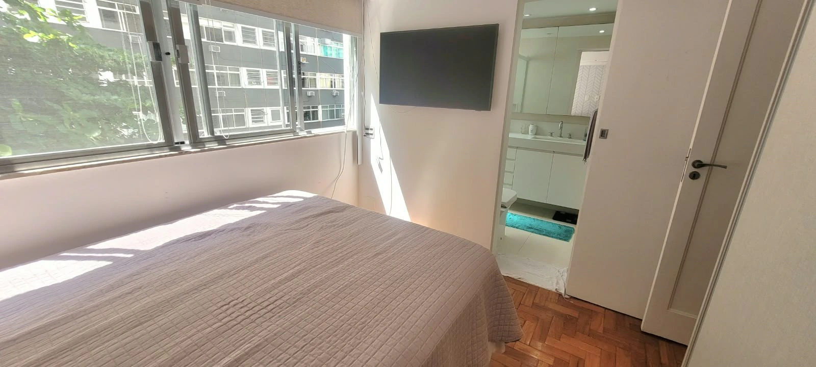 3-bedroom apartment with a washing machine — photo 6